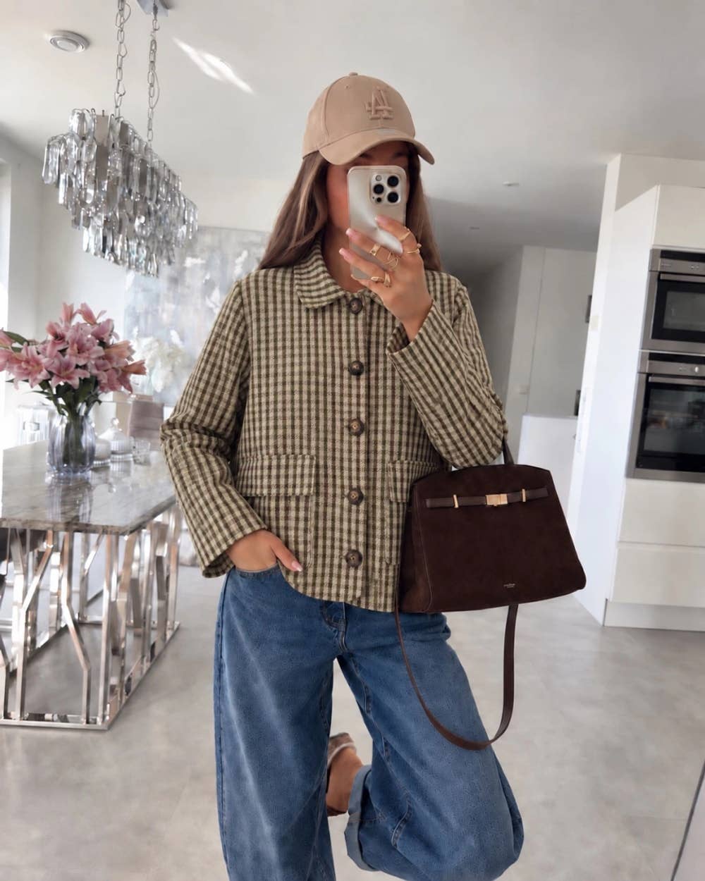 Jacke aus Wildlederimitat mit Karomuster, Taschendetails