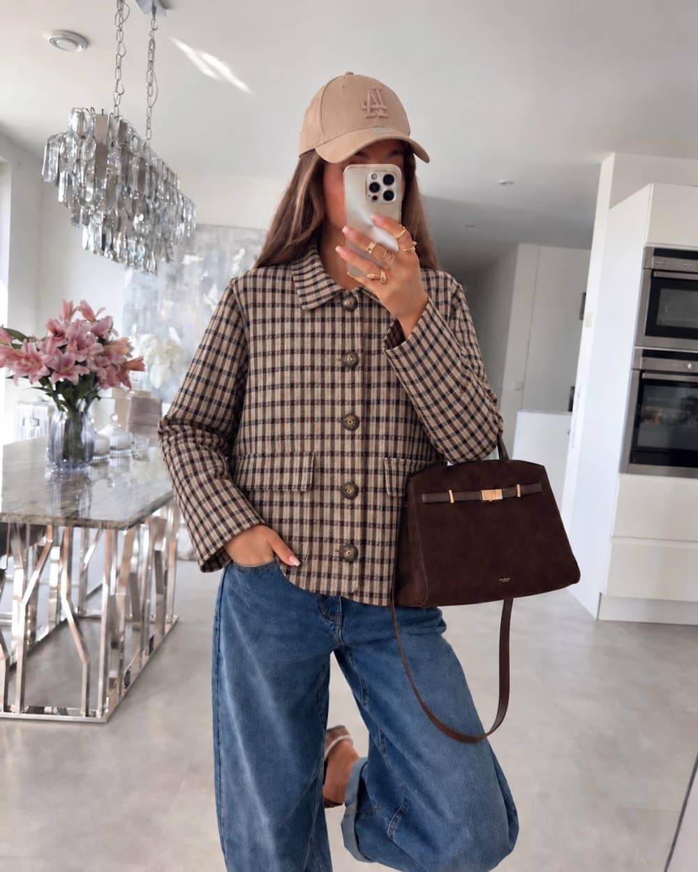 Jacke aus Wildlederimitat mit Karomuster, Taschendetails